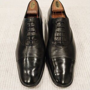 SALVATORE FERRAGAMO men's 9 D black Oxfords.